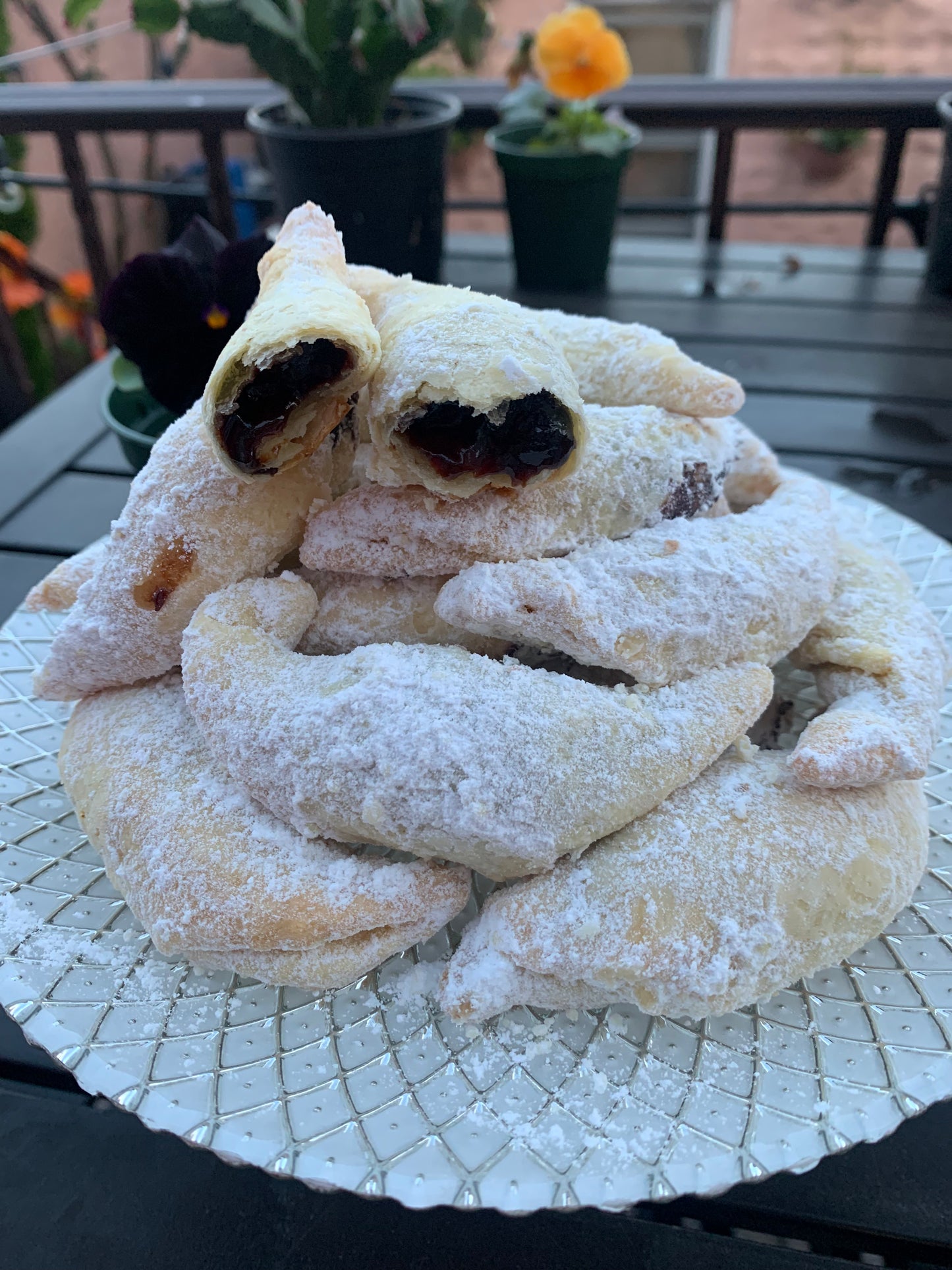 Crescents with Fruit Jam  / Cornulețe cu Magiun