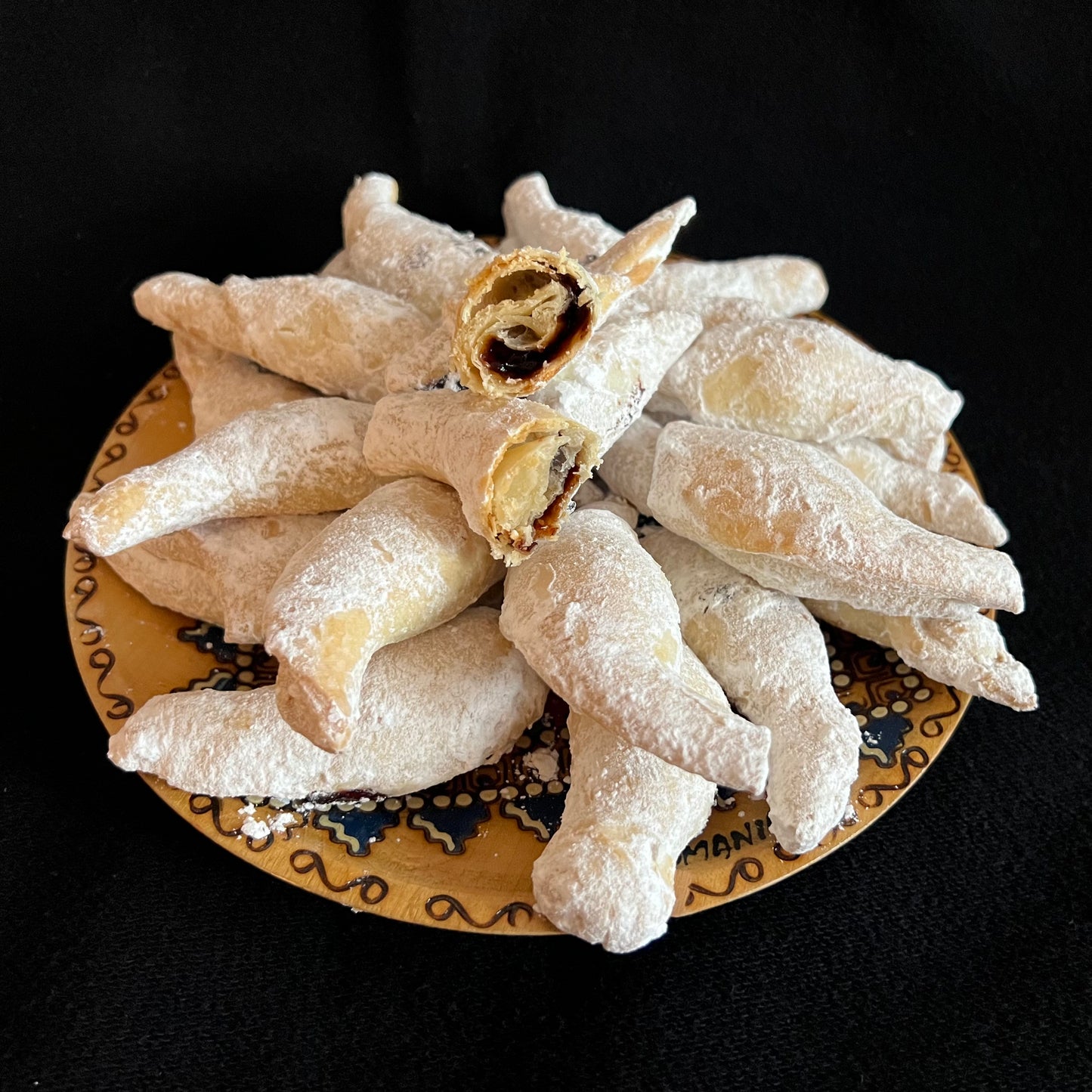 Crescents with Fruit Jam  / Cornulețe cu Magiun