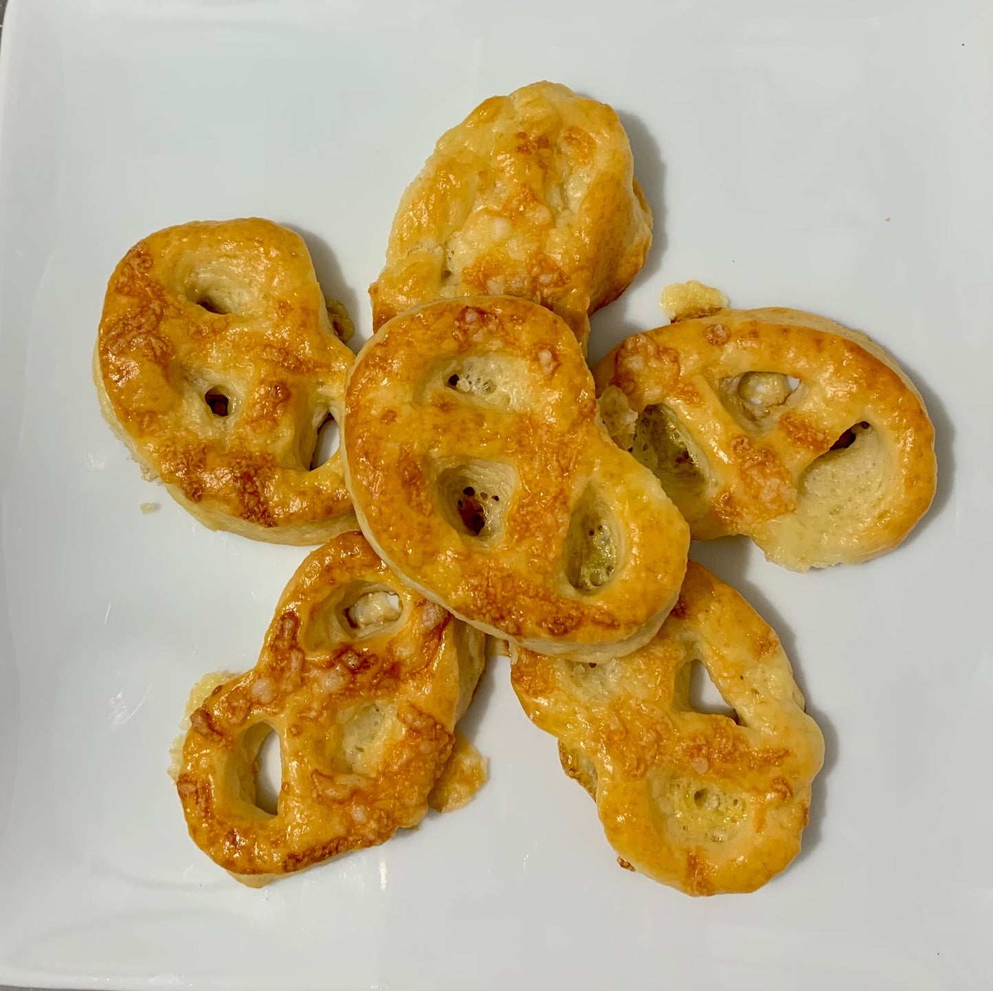 Mini Cheese Pretzels / Covrigei cu Cașcaval